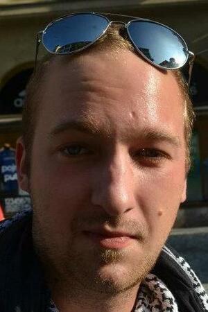 Seznámení s kulisek78