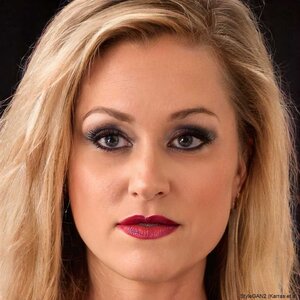 angelinaa
