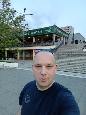 tomas328