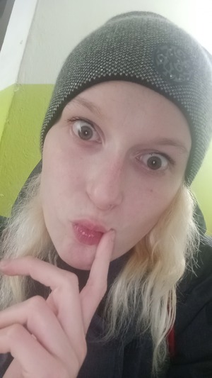 Seznámení s sarkasticbee